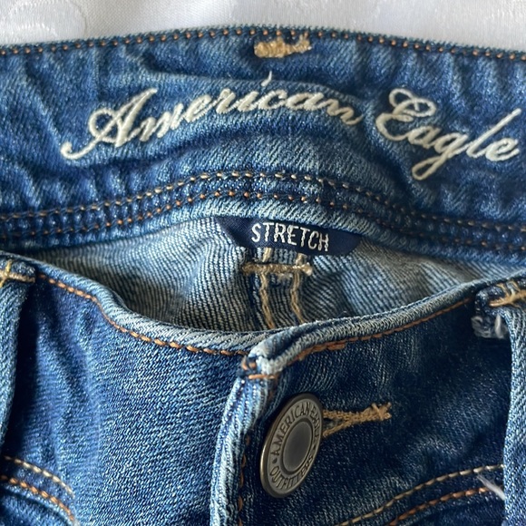American Eagle boot cut jeans medium wash low rise minimal distress Sz 10 - Picture 3 of 5